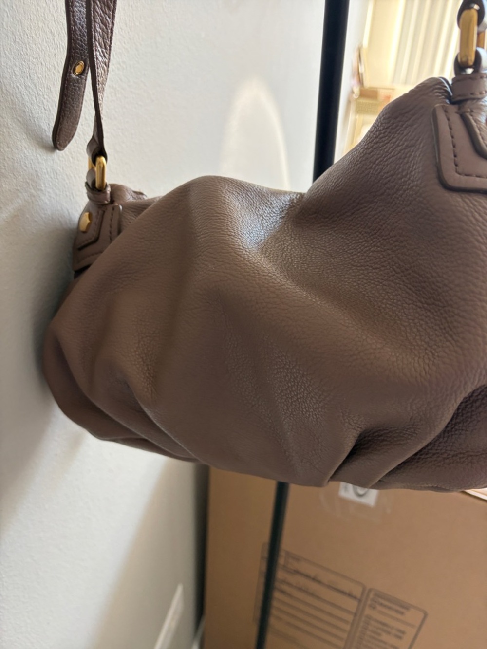 Marc Jacobs Taupe Pebbled Leather Crossbody with Gold Plaque - Picture 9 of 12